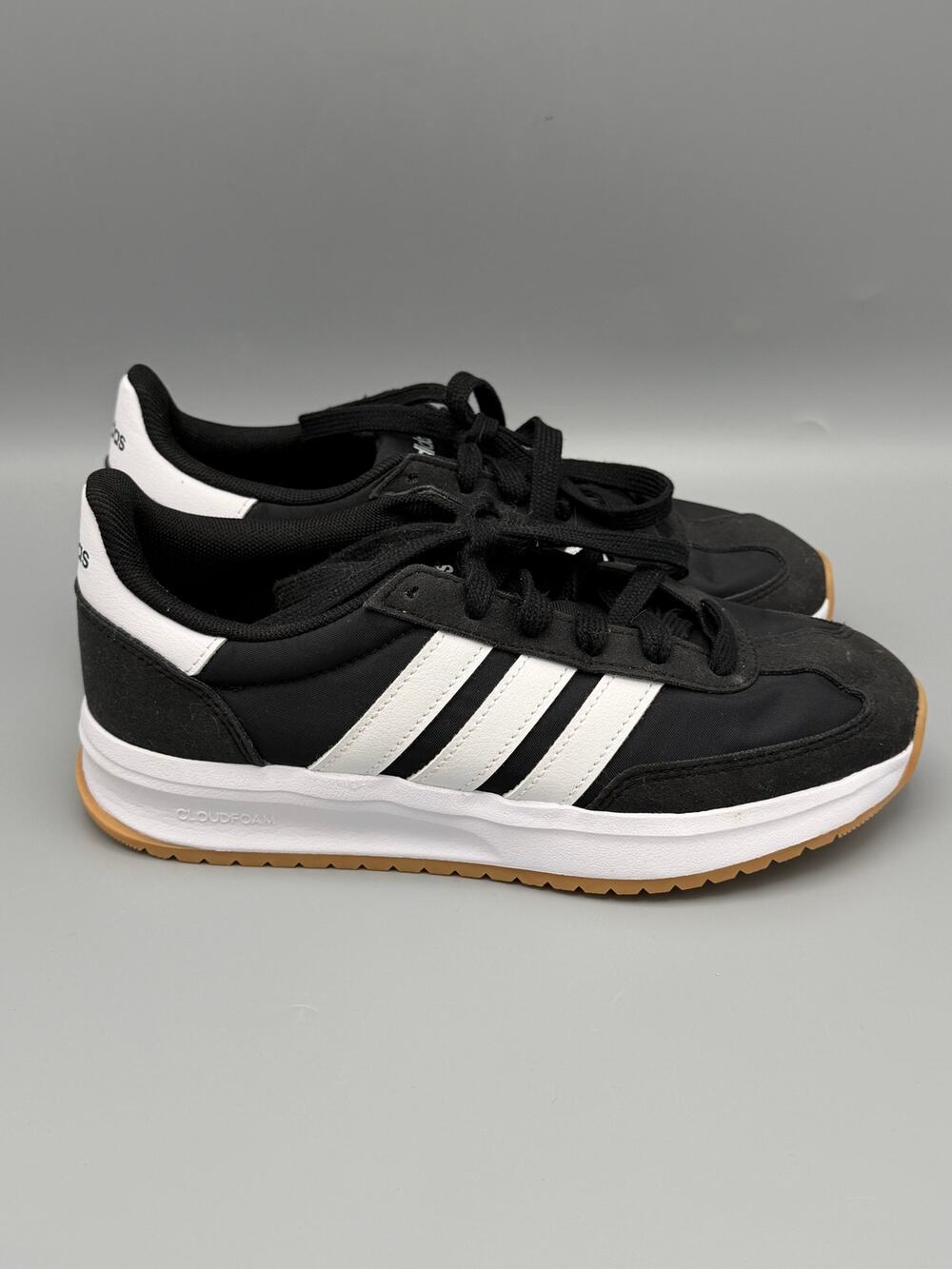 Adidas Cloudfoam Kids Size 5 Black White Gum Sole Sneakers Shoes AJI2265